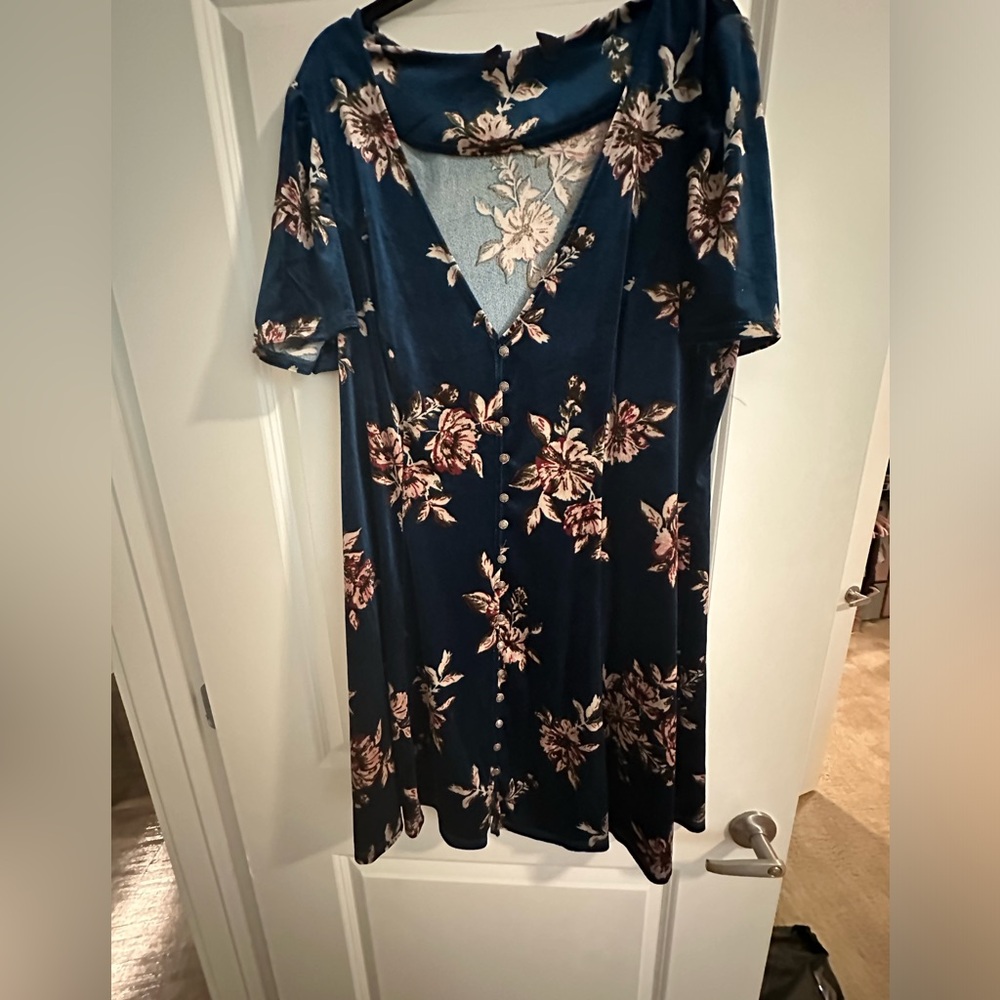 Plus size vintage velvet dress very sexy forever 21 excellent condition